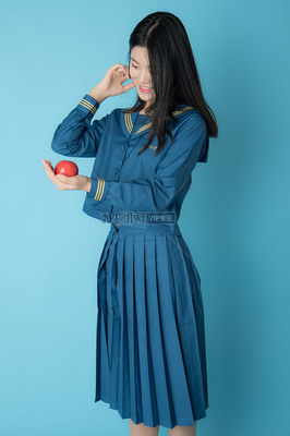 青春影像中的西紅柿與制服符號(hào)